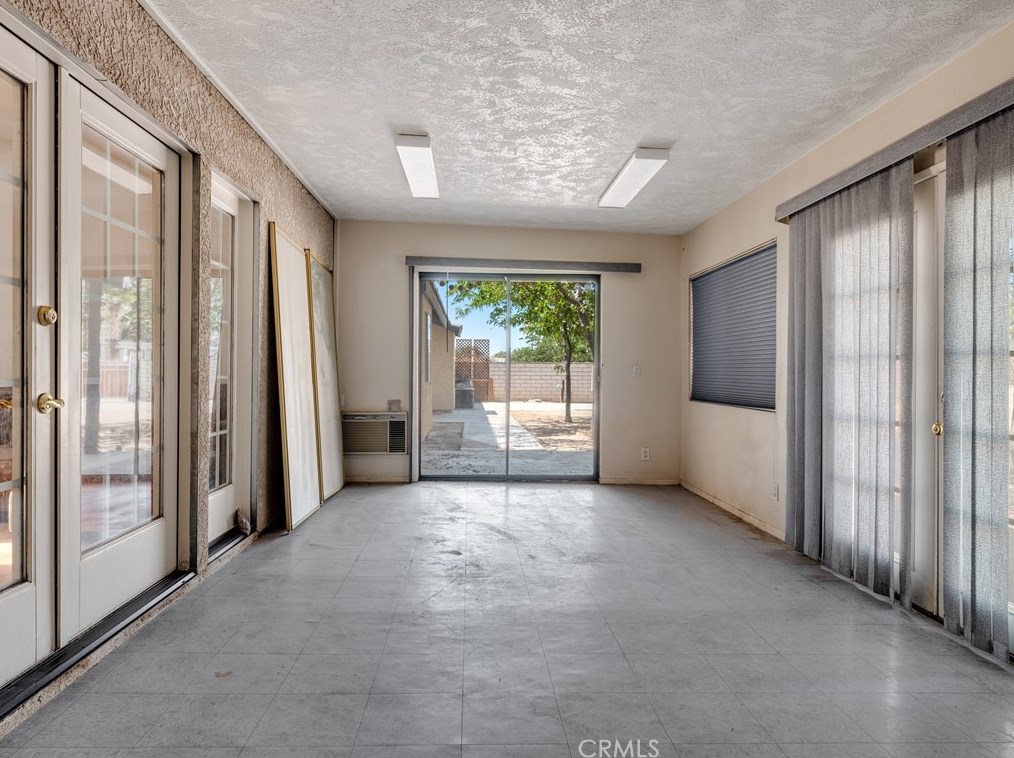 14795 Apple Valley Rd, Apple Valley CA  92307-5105 exterior