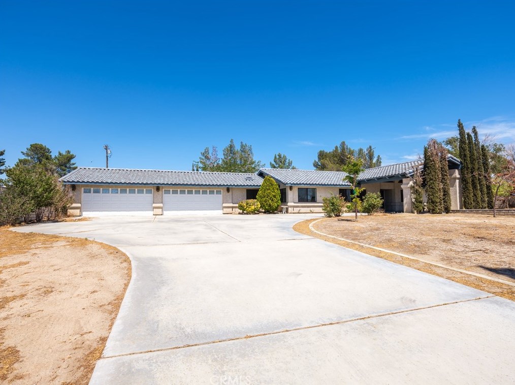 14795 Apple Valley Rd, Apple Valley CA  92307-5105 exterior