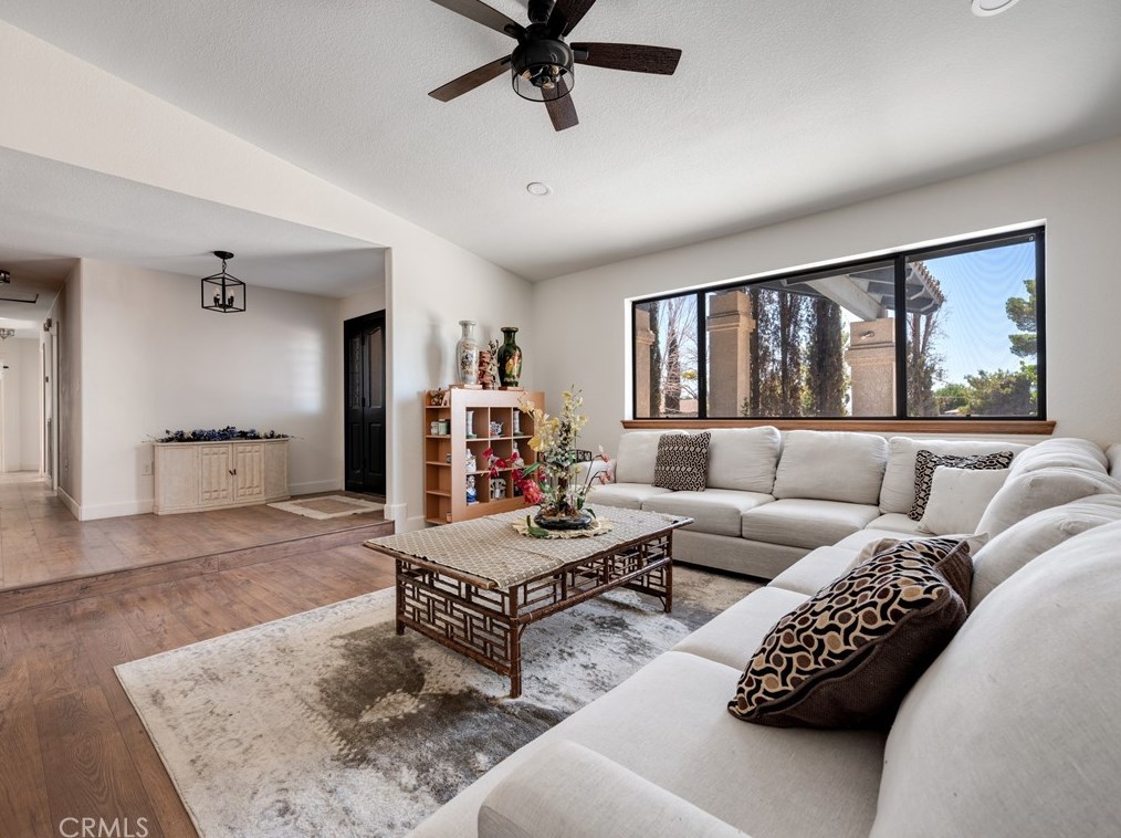 14795 Apple Valley Rd, Apple Valley CA  92307-5105 exterior