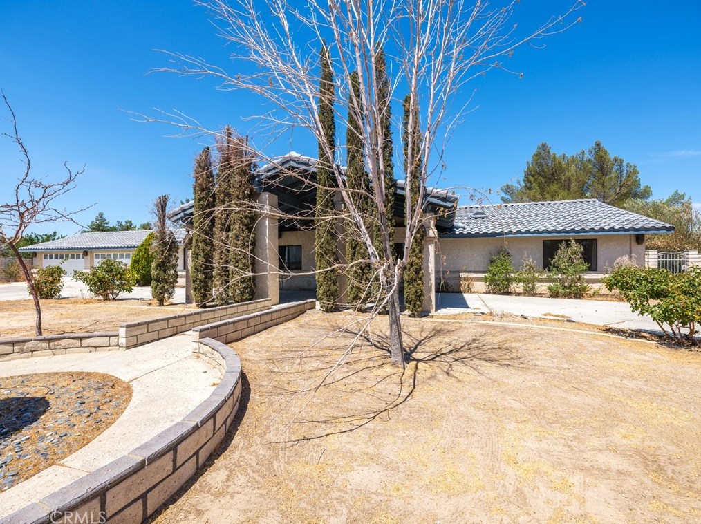 14795 Apple Valley Rd, Apple Valley CA  92307-5105 exterior