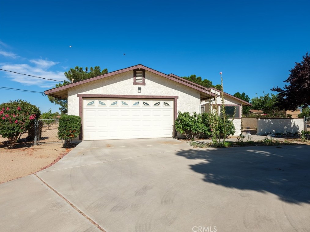 11329 Cottonwood Ave, Hesperia, CA 92345-1910
