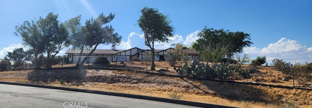 18730 Pacific St, Hesperia, CA 92345-5531