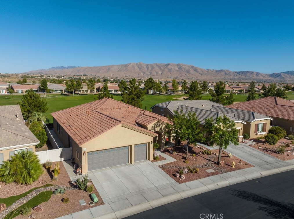 10593 Lanigan Rd, Apple Valley, CA 92308-3312