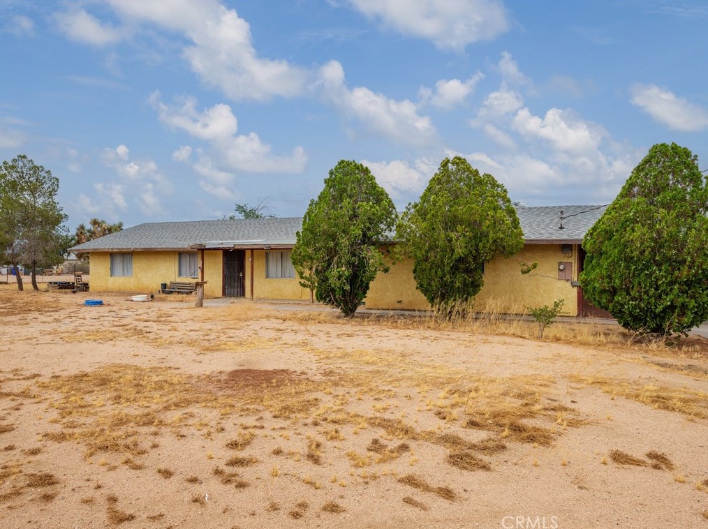 9494 Juniper St, Apple Valley, CA 92308-9138