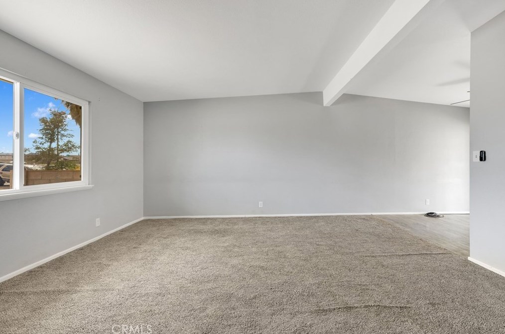 2181 Orange St, Tropico Village, CA 93560