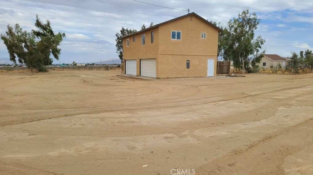 11158 Amethyst Rd, Victorville, CA 92392