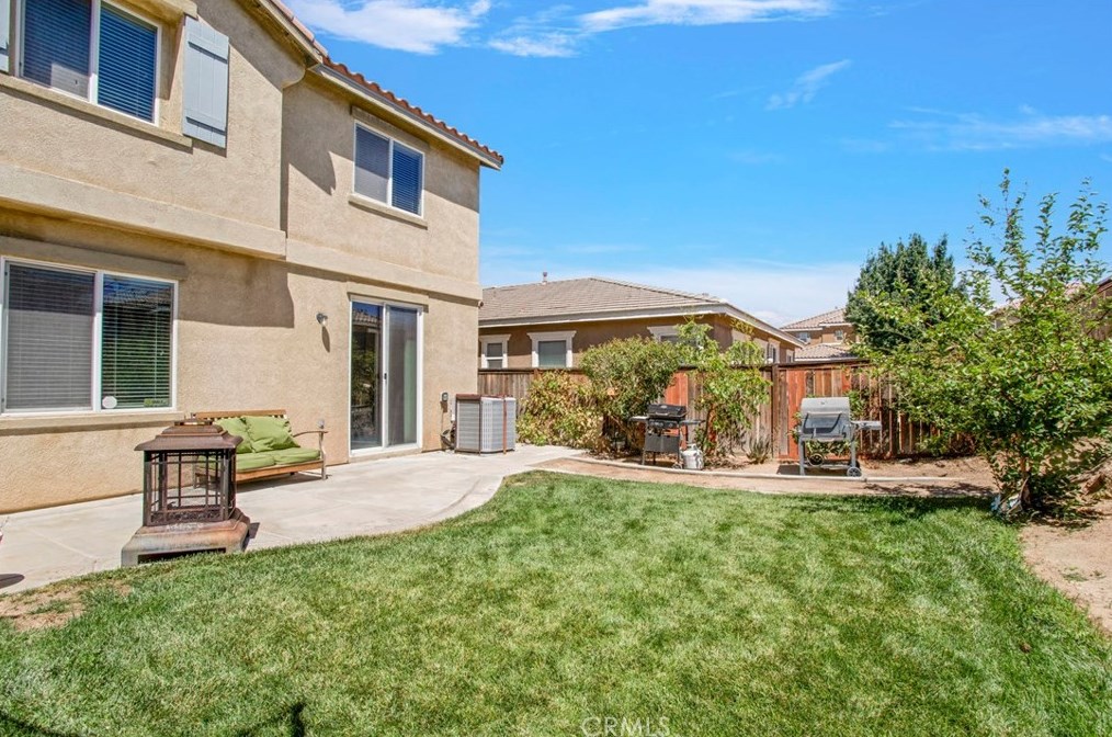 13151 Sunland St, Hesperia CA  92344-9215 exterior