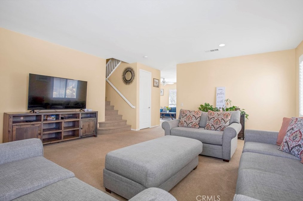 13151 Sunland St, Hesperia CA  92344-9215 exterior