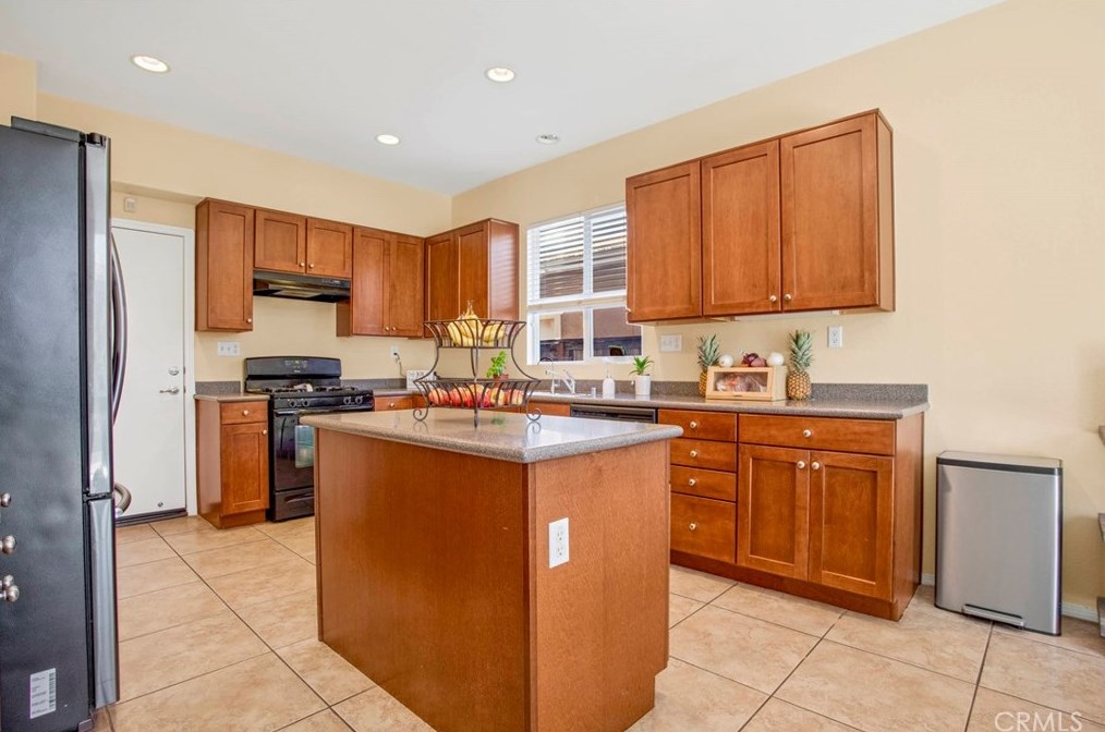 13151 Sunland St, Hesperia CA  92344-9215 exterior