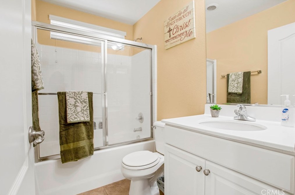 13151 Sunland St, Hesperia CA  92344-9215 exterior