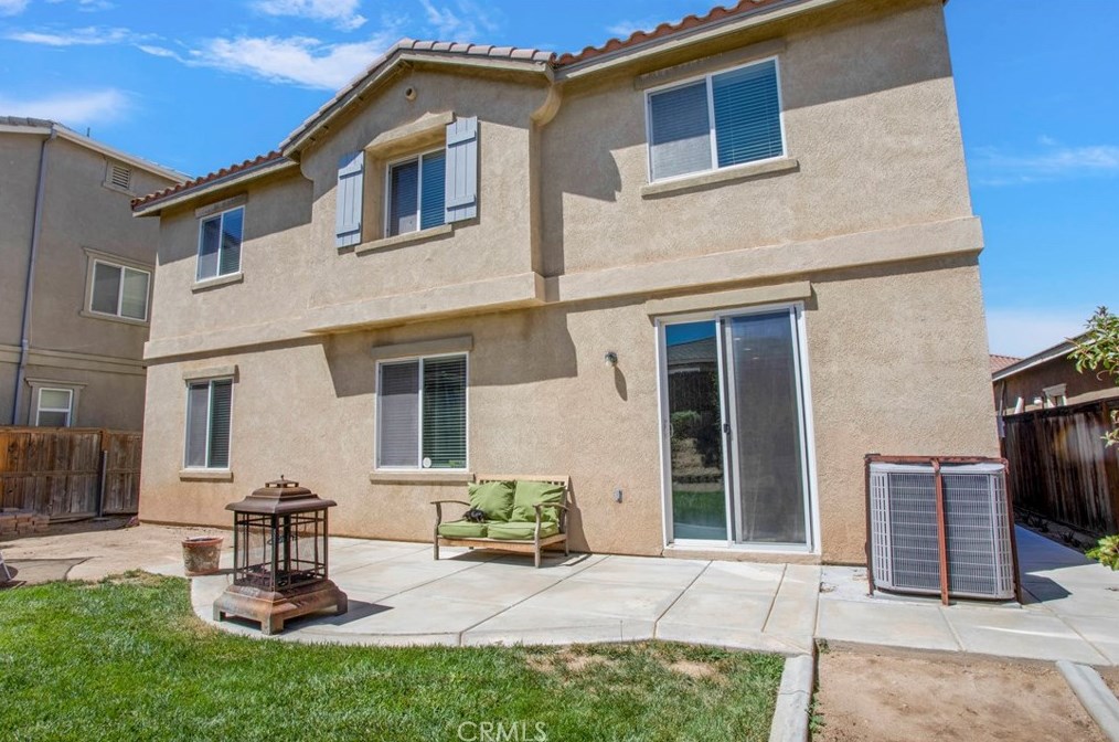 13151 Sunland St, Hesperia CA  92344-9215 exterior