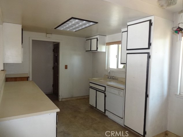 1913 Armory Rd, Barstow, CA 92311-5651