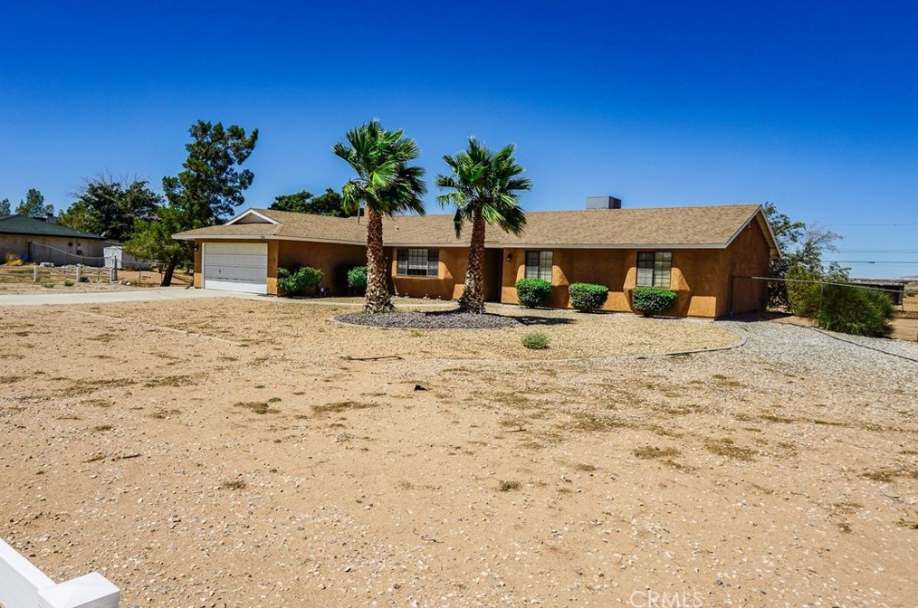 21480 Zuni Rd, Apple Valley, CA 92307-3128