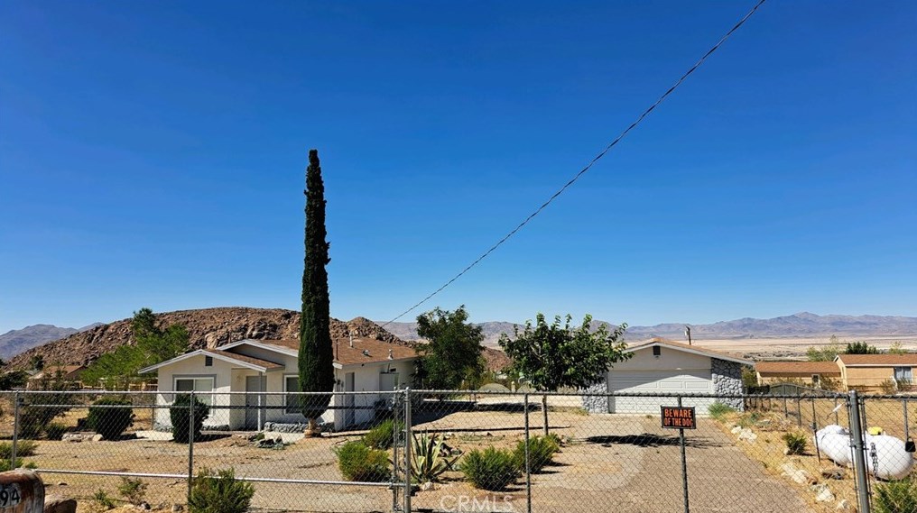 32394 Spinel Rd, Lucerne Valley, CA 92356