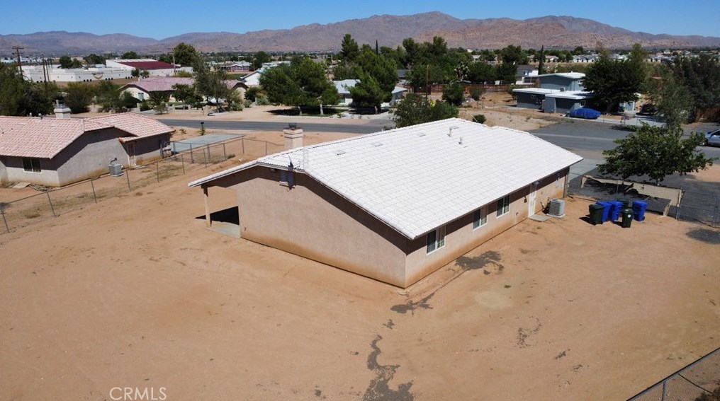 12848 Pawnee Rd, Apple Valley CA  92308-7237 exterior