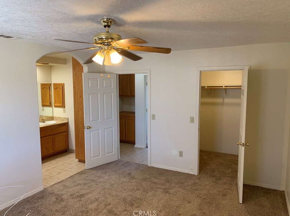 12848 Pawnee Rd, Apple Valley CA  92308-7237 exterior