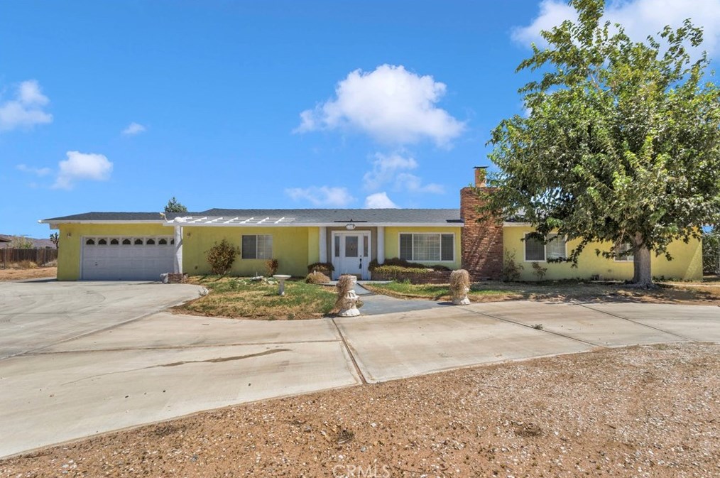 13411 Kiowa Rd, Apple Valley, CA 92308-5853