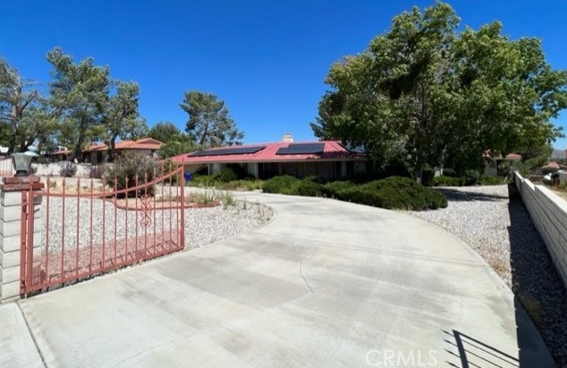16125 Chiwi Rd, Apple Valley, CA 92307-1290