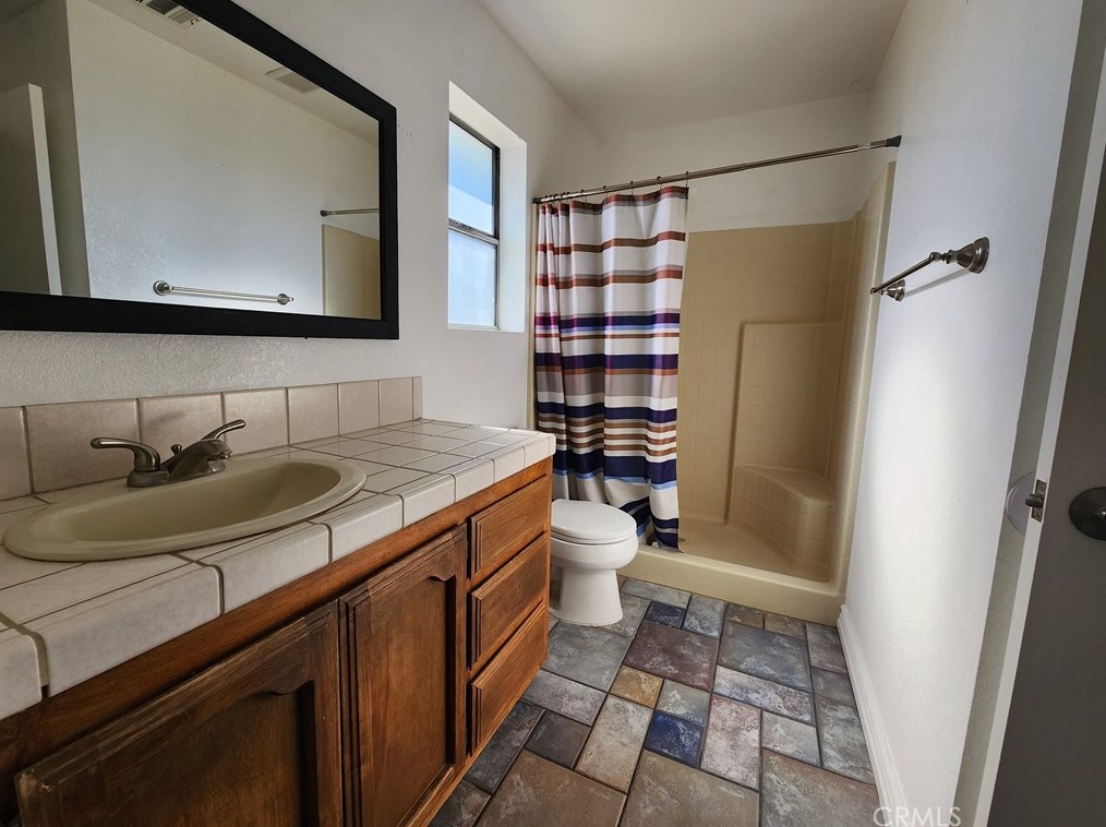 32564 Emerald Rd, Lucerne Valley CA  92356-7635 exterior