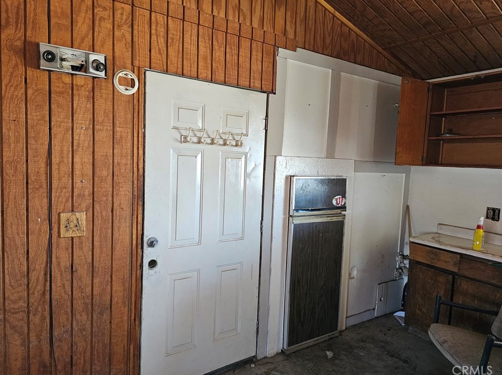35835 Wilshire Rd, Lucerne Valley, CA 92356-8256