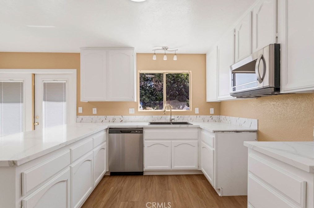 7654 I Ave, Hesperia, CA 92345-7312
