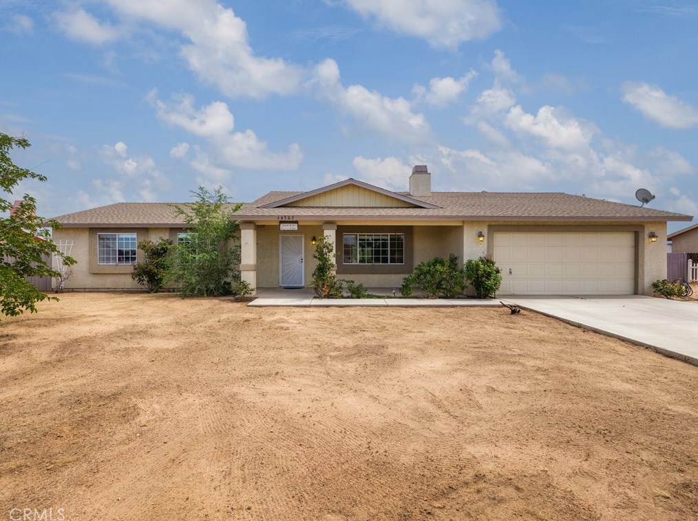 14307 Tonikan Rd, Apple Valley, CA 92307