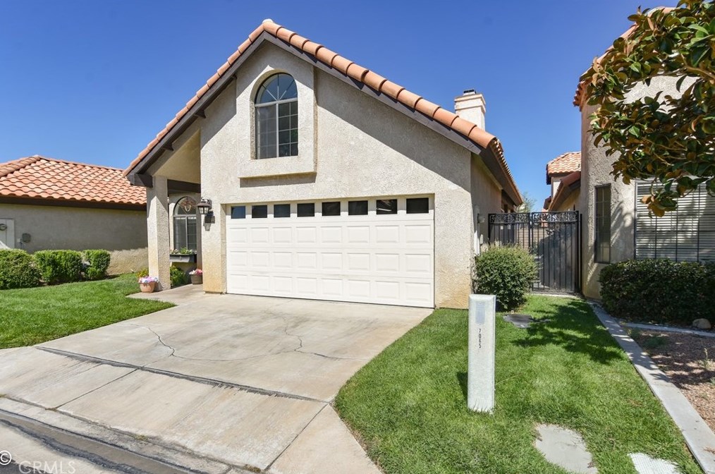 19244 Olive Way, Apple Valley, CA 92308-8958