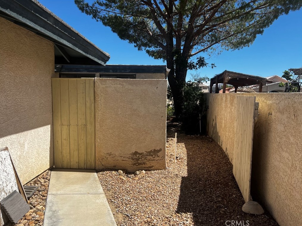 14328 Schooner Dr, Helendale, CA 92342