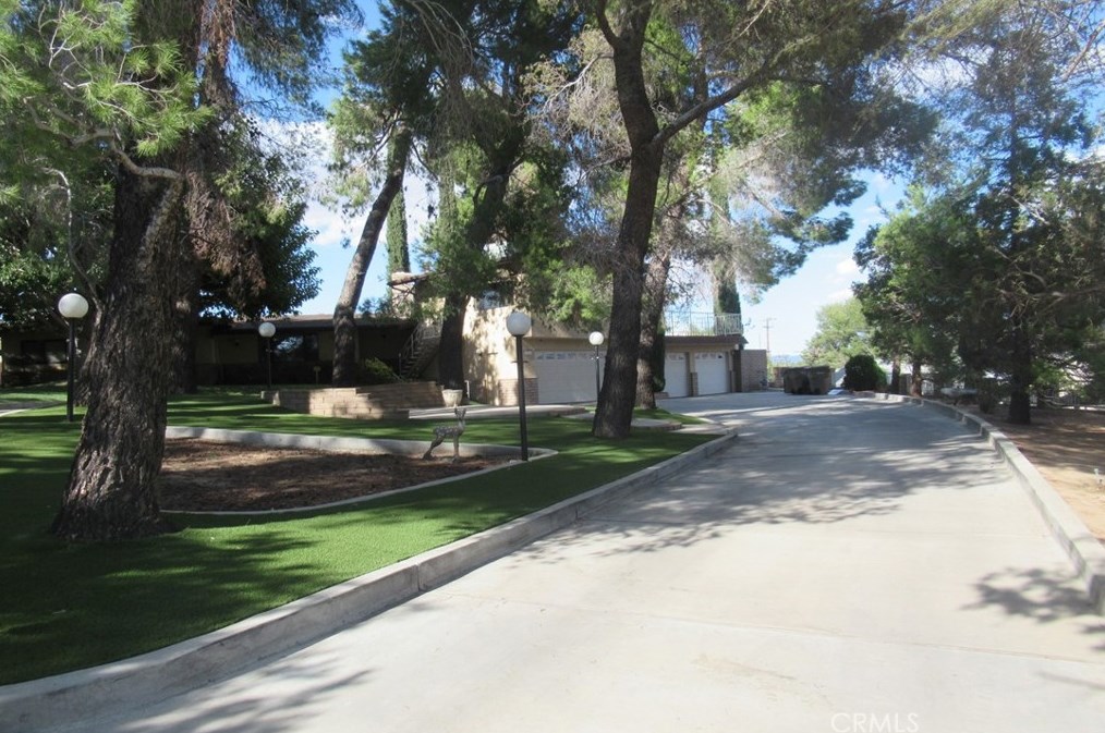 18566 Madrone St, Hesperia, CA 92345-6624