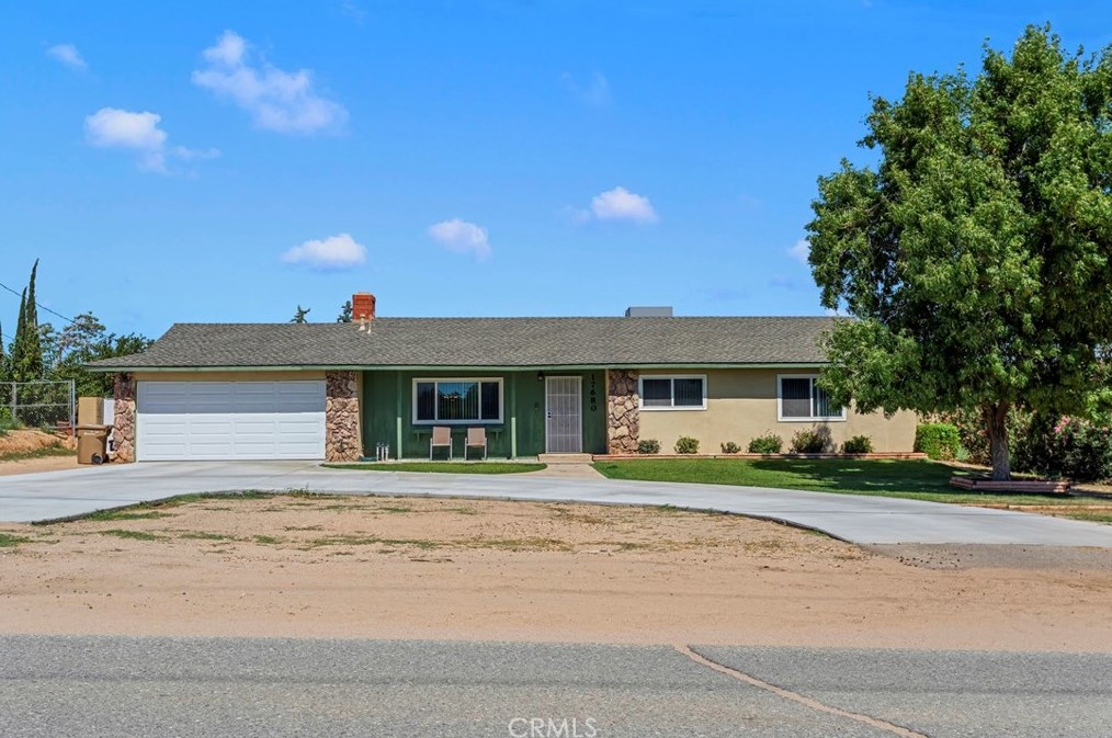 17680 Walnut St, Hesperia, CA 92345-6211