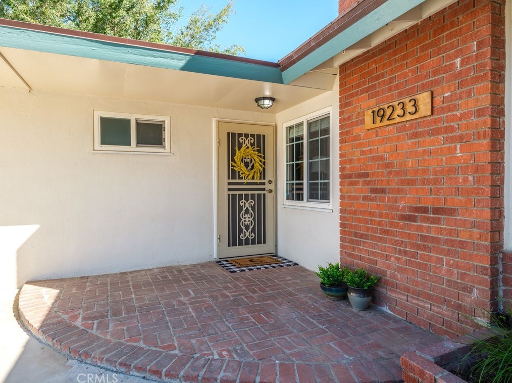 19233 Symeron Rd, Apple Valley, CA 92307-4712