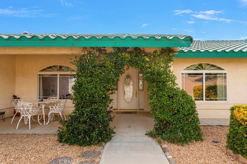 18351 Orange St, Hesperia CA  92345-6632 exterior