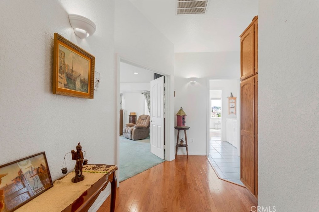 18351 Orange St, Hesperia CA  92345-6632 exterior