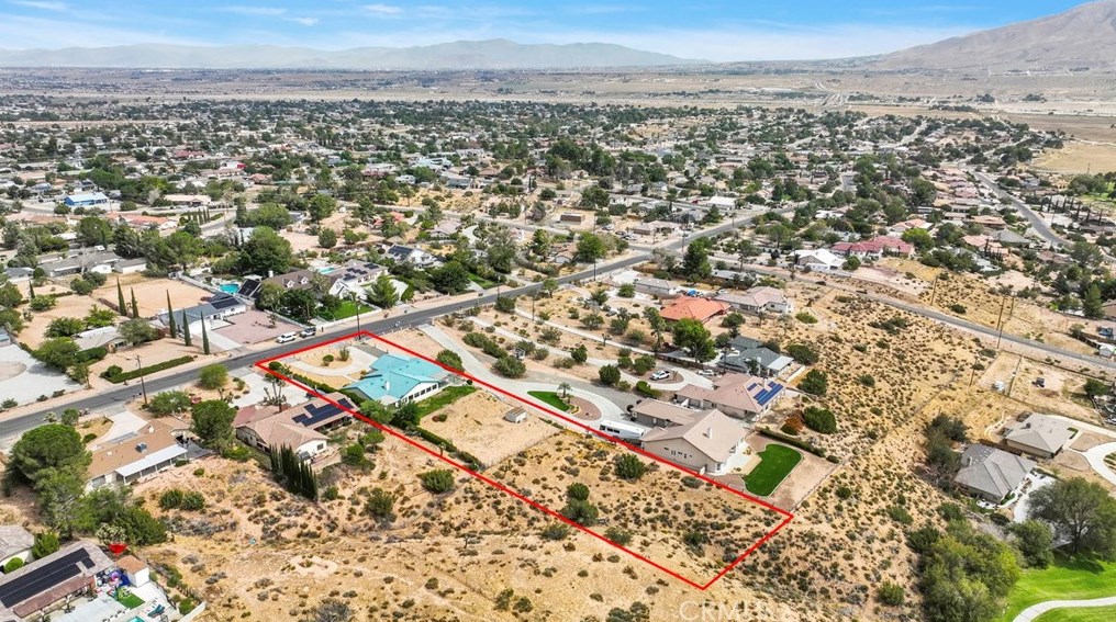 18351 Orange St, Hesperia CA  92345-6632 exterior