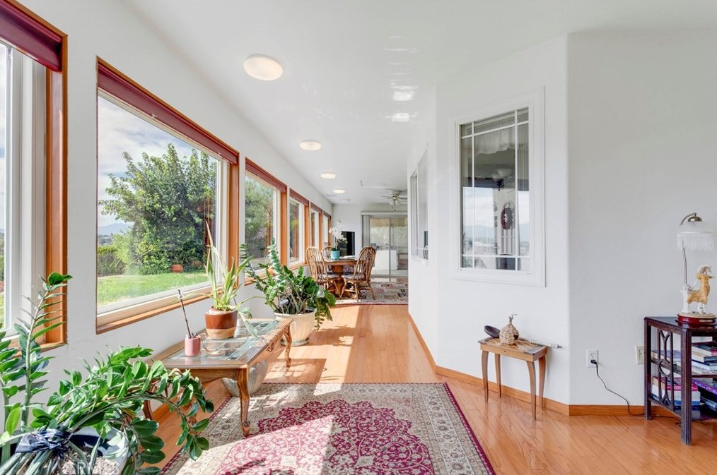 18351 Orange St, Hesperia CA  92345-6632 exterior