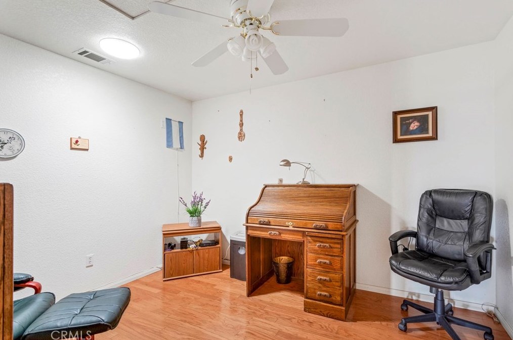 18351 Orange St, Hesperia CA  92345-6632 exterior