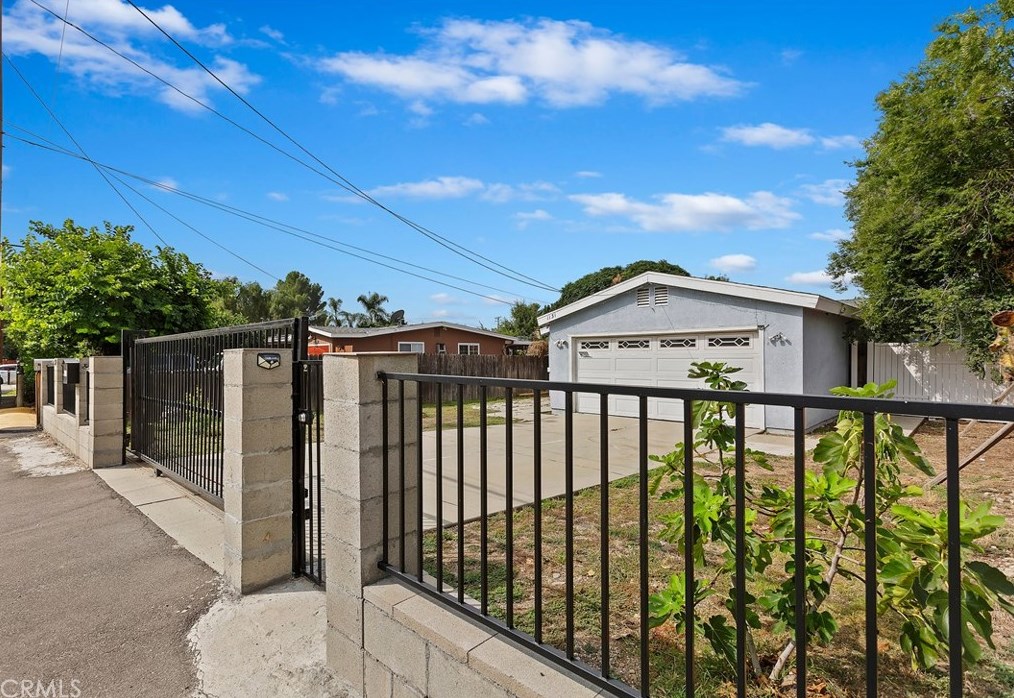 1131 N Dixie Dr, San Dimas, CA 91773