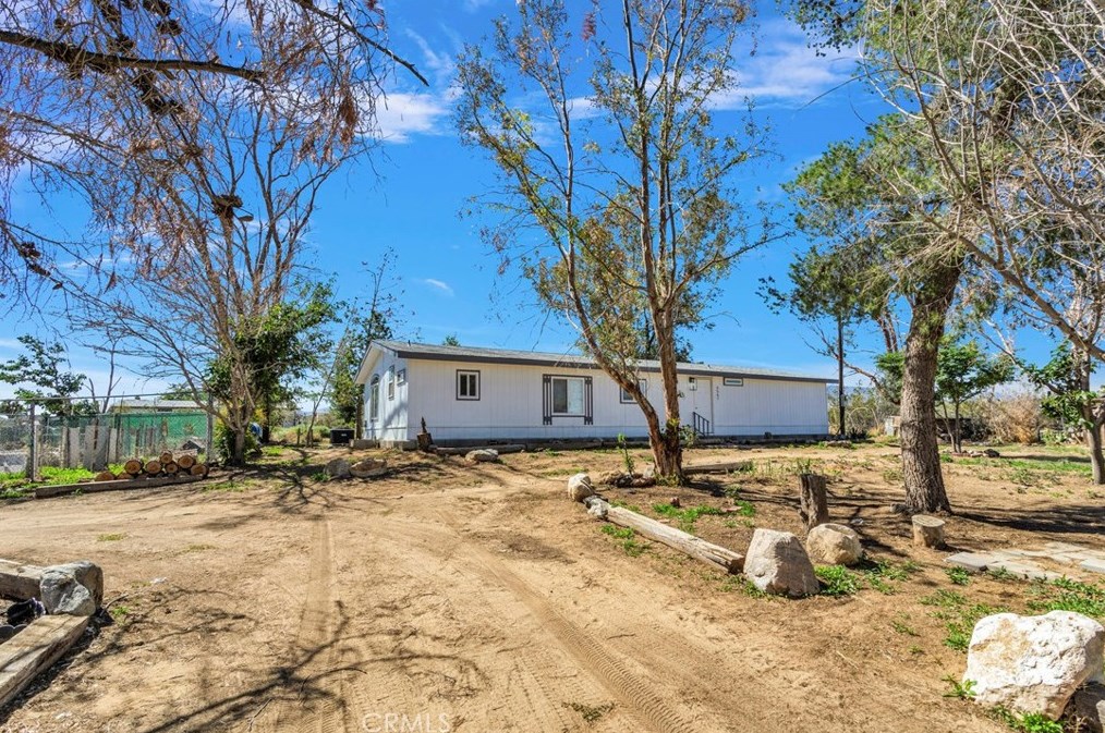 5567 Gorgonio Rd, Phelan, CA 92371-4645