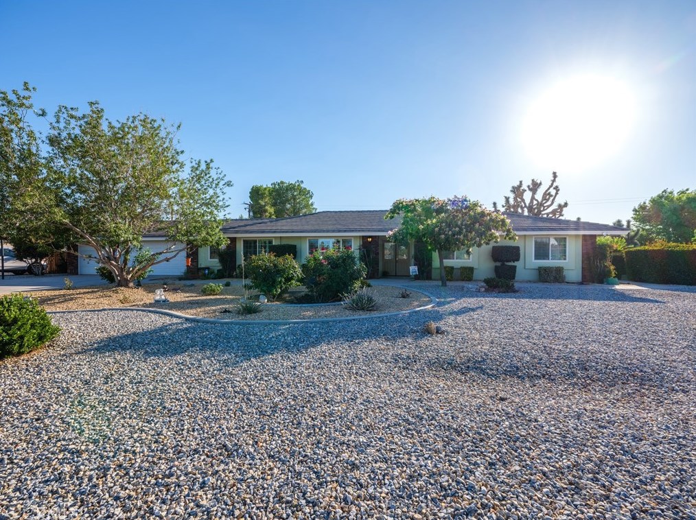 13544 Quapaw Rd, Apple Valley, CA 92308