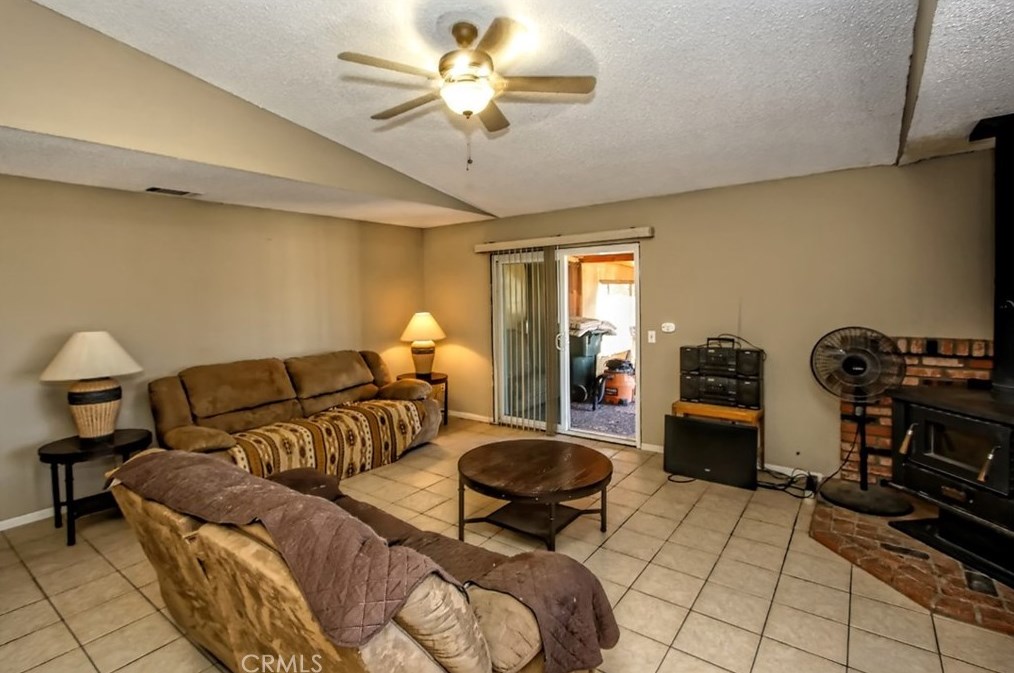 14880 Laguna Seca Dr, Apple Valley, CA 92307-3817