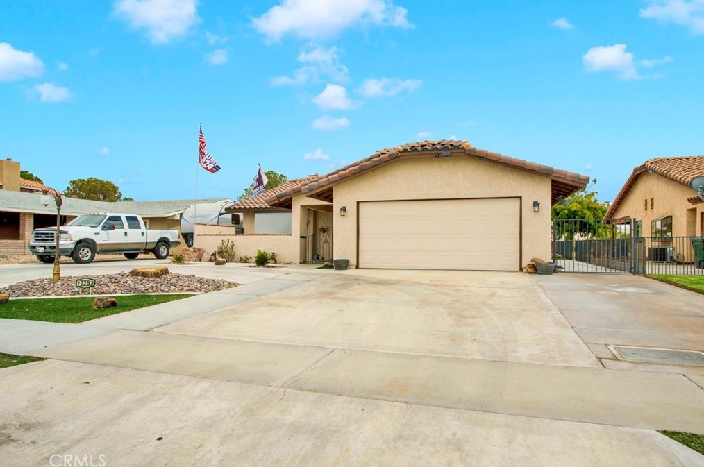 27293 Lakeview Dr, Helendale, CA 92342