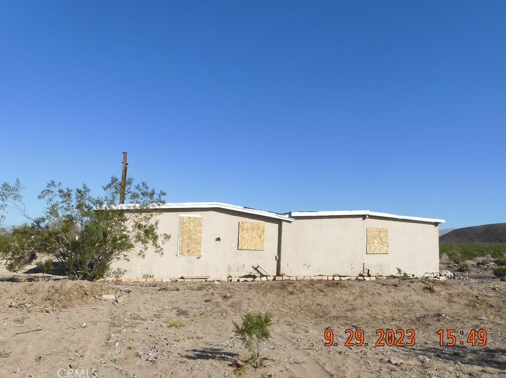 46545 Magney Ln, Newberry Springs, CA 92365-9703