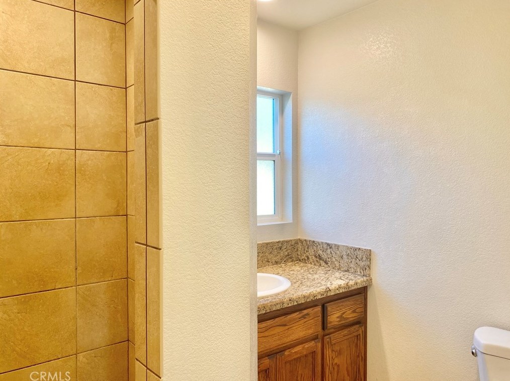 10025 Mountain Rd, Pinon Hills CA  92372-9393 exterior