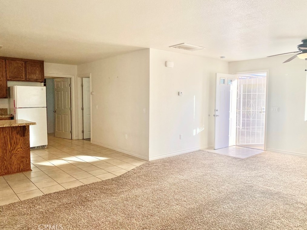 10025 Mountain Rd, Pinon Hills CA  92372-9393 exterior