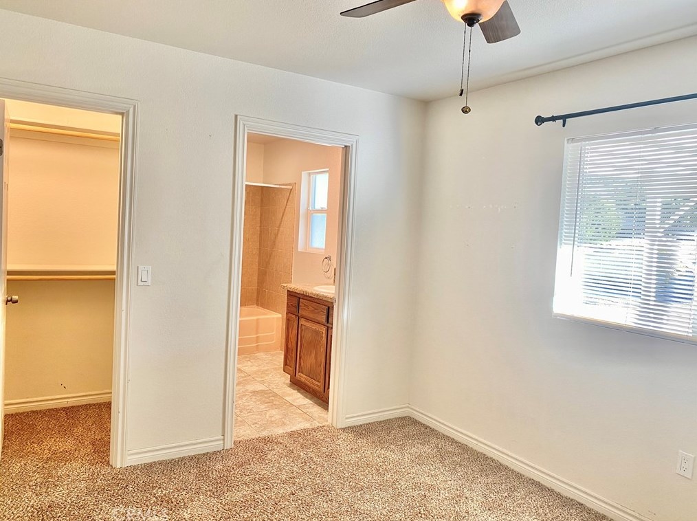 10025 Mountain Rd, Pinon Hills CA  92372-9393 exterior