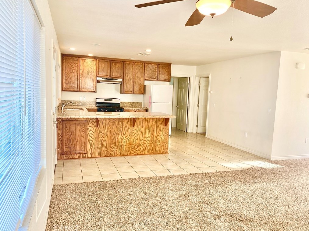 10025 Mountain Rd, Pinon Hills CA  92372-9393 exterior