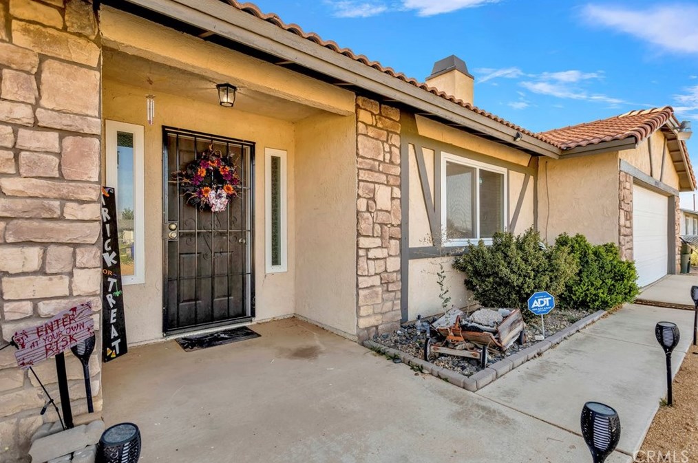 12241 Tesuque Rd, Apple Valley, CA 92308