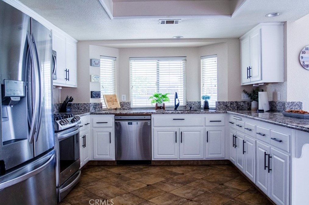 20187 Ochoa Rd, Apple Valley CA  92307-5638 exterior