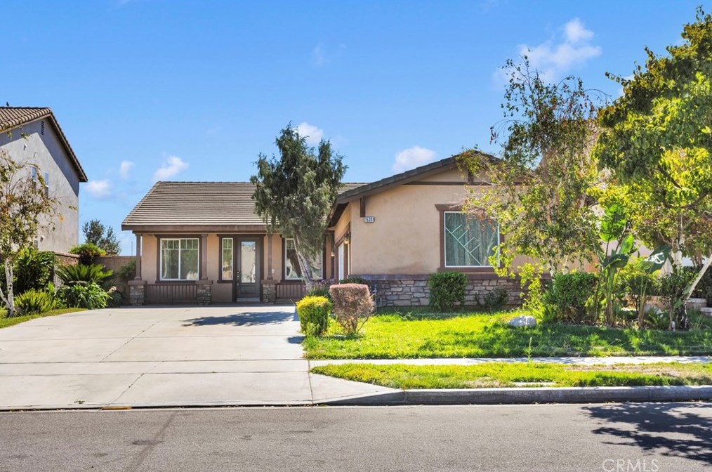 15341 Garfield Dr, Fontana, CA 92336-4015