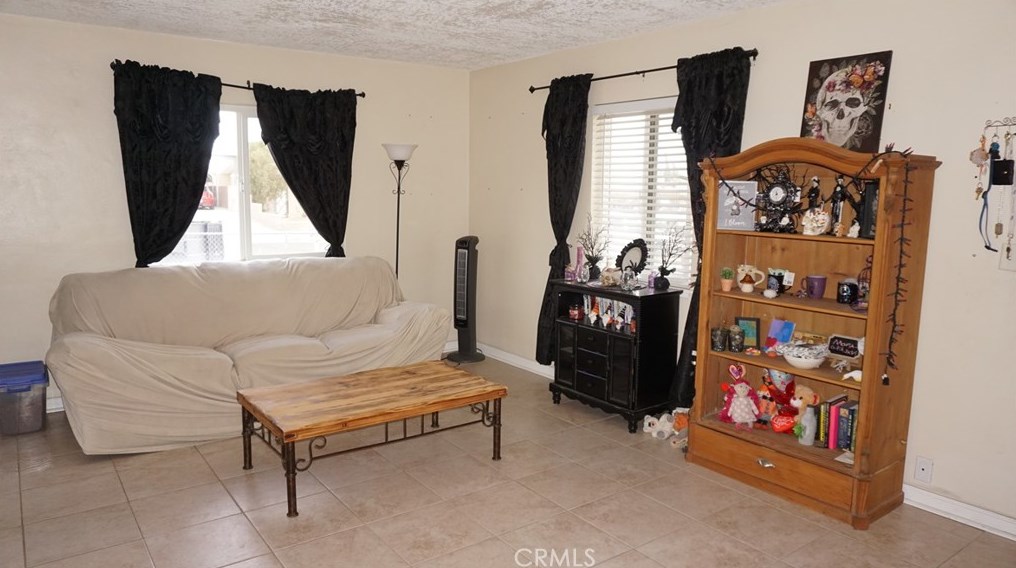 36842 Lompoc Ave, Barstow, CA 92311-1636